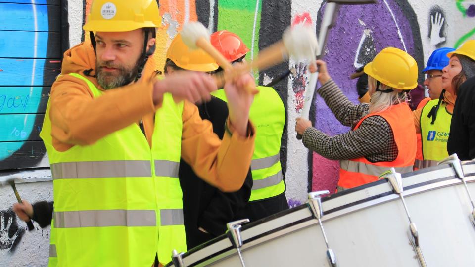 Lenke til artikkel: Oppstart for Normoria med symbolsk riving av Langveien ungdomsskole 