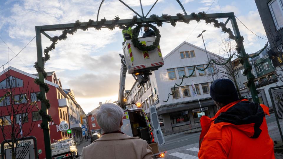 Lenke til artikkel: Pyntes med lys i sentrumsgater