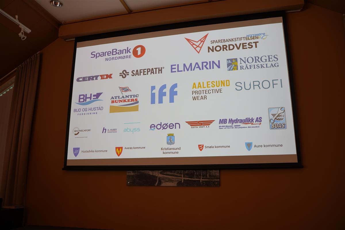 bilde av en lysbildefremvisning som viser sponsorene for ungdomsfiske 2023 – liste i teksten under - Klikk for stort bilde