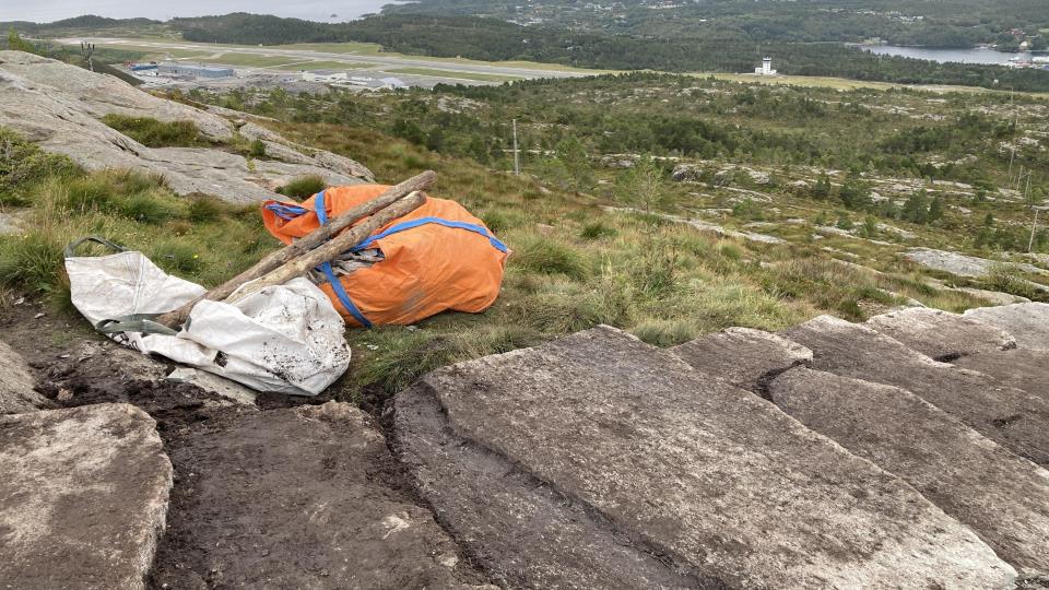 Lenke til artikkel: Mandag flys det igjen stein til Kvernberget