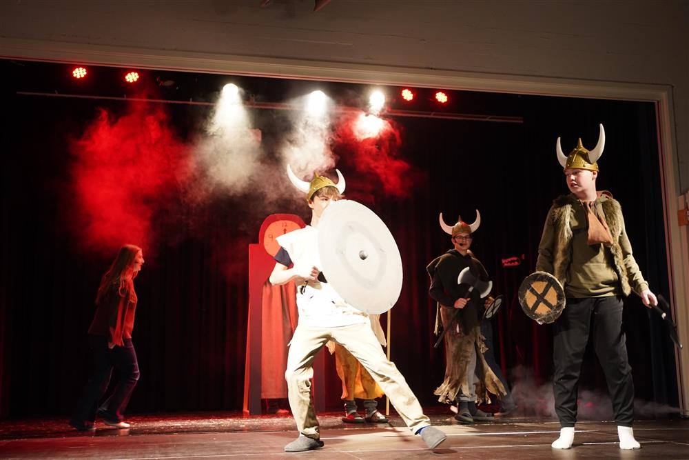 9c viste hva som skjer når du bruker en tidsmaskin, fra scenen - Klikk for stort bilde