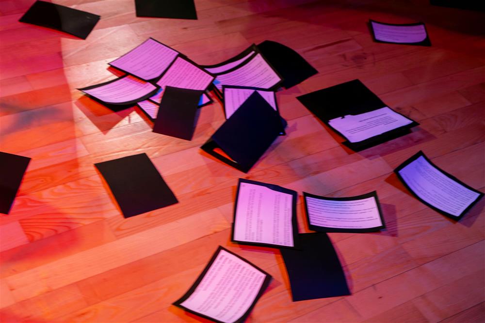 folk scene sal - Klikk for stort bilde