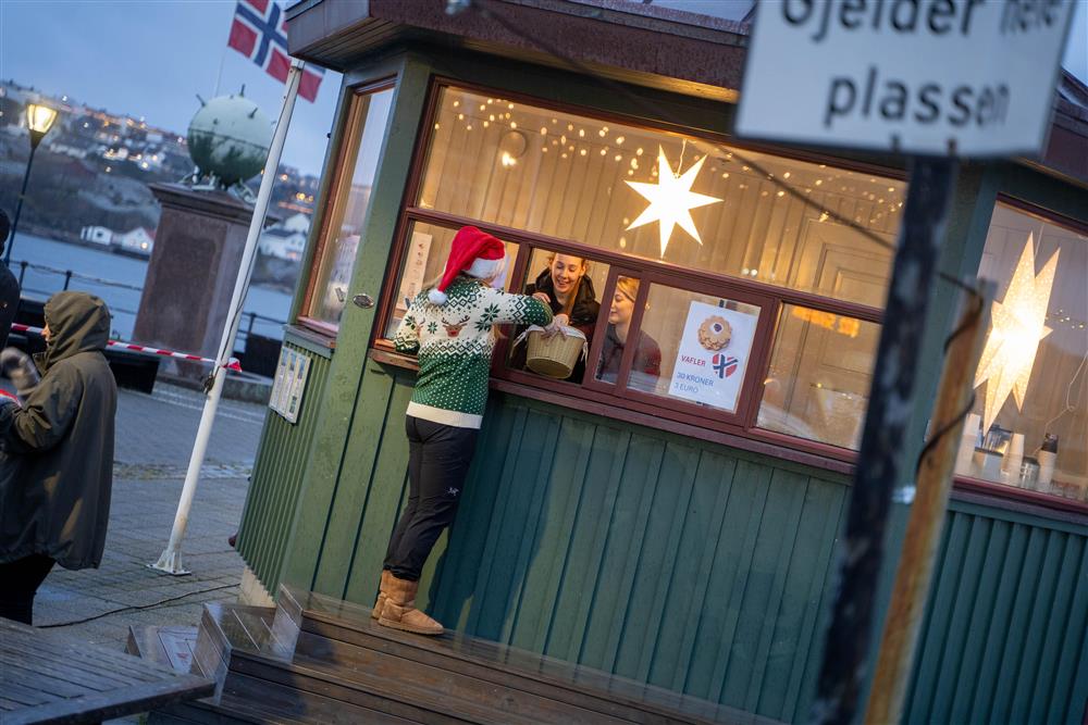 folk kiosk bygning skilt flagg stjerne - Klikk for stort bilde