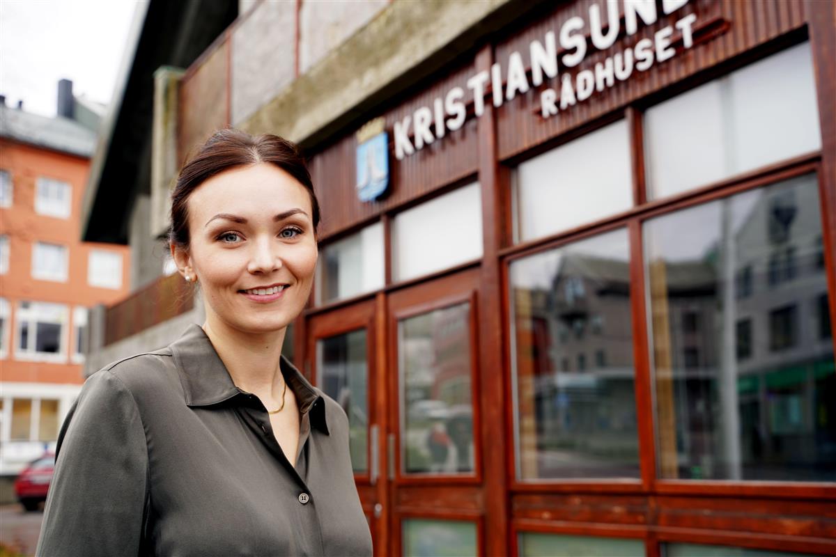 Wenche Mostuen Eikeset tiltrådte jobben som økonomisjef i Kristiansund kommune i november 2021. - Klikk for stort bilde
