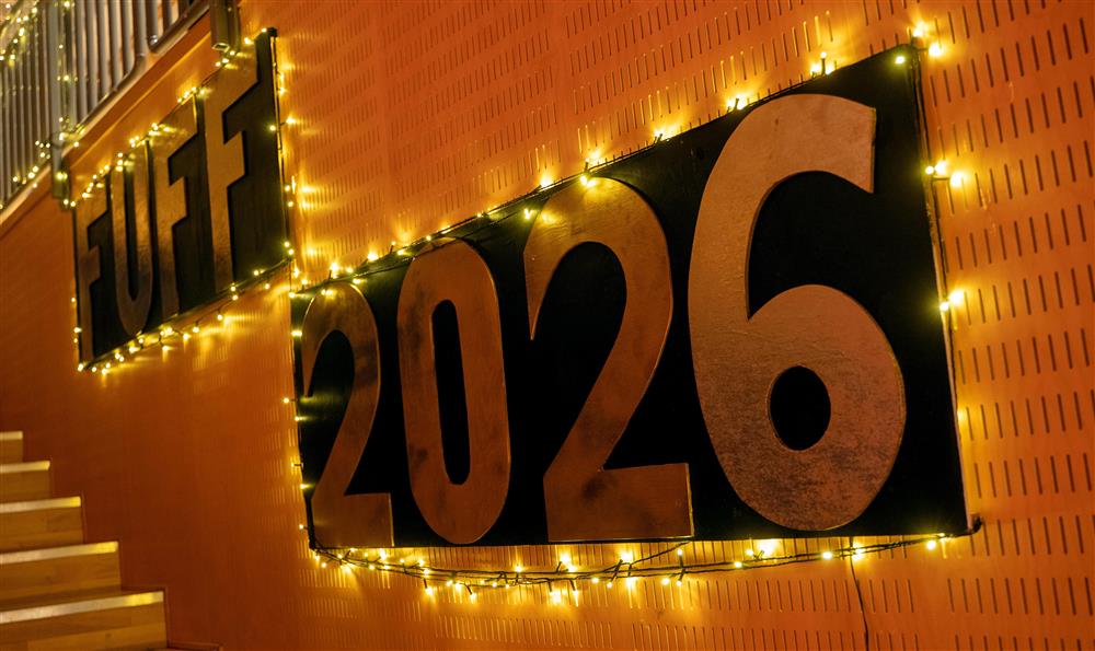 folk scene sal - Klikk for stort bilde