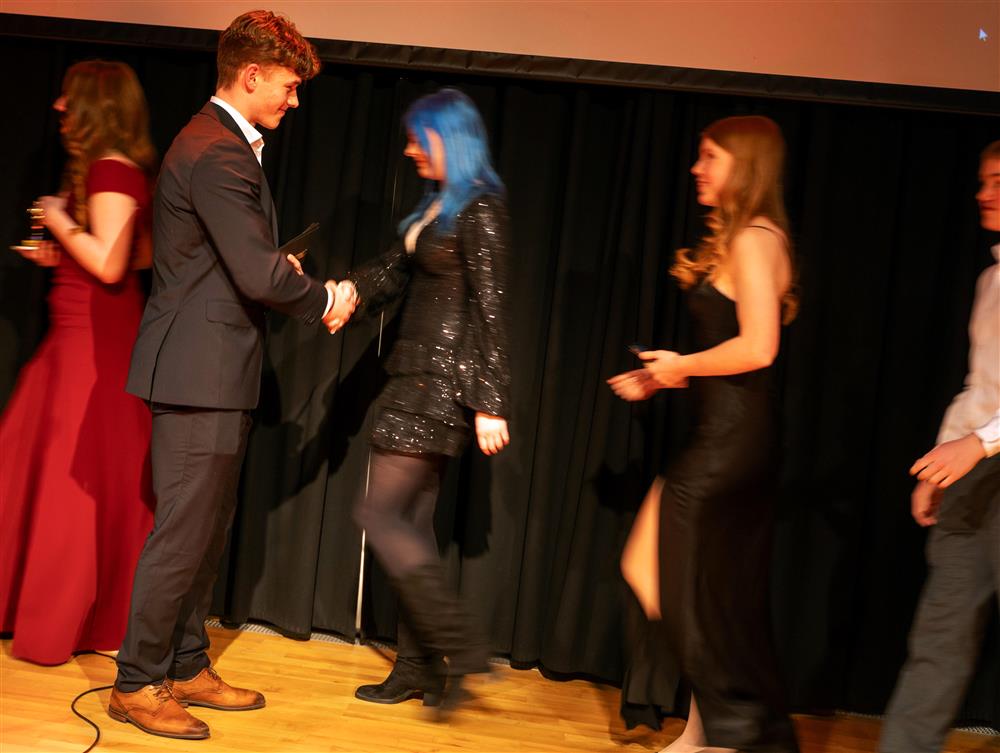 folk scene sal - Klikk for stort bilde