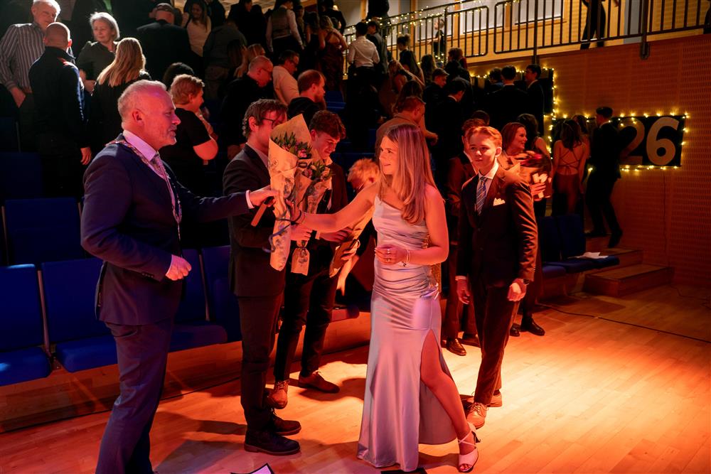 folk scene sal - Klikk for stort bilde