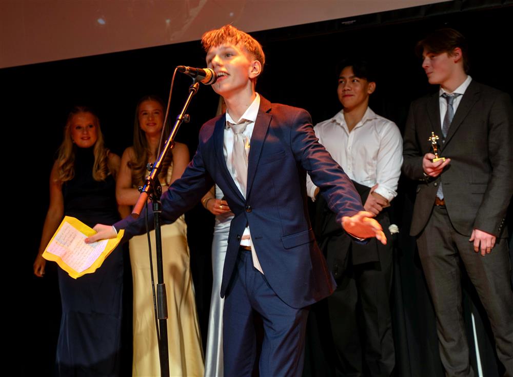 folk scene sal - Klikk for stort bilde