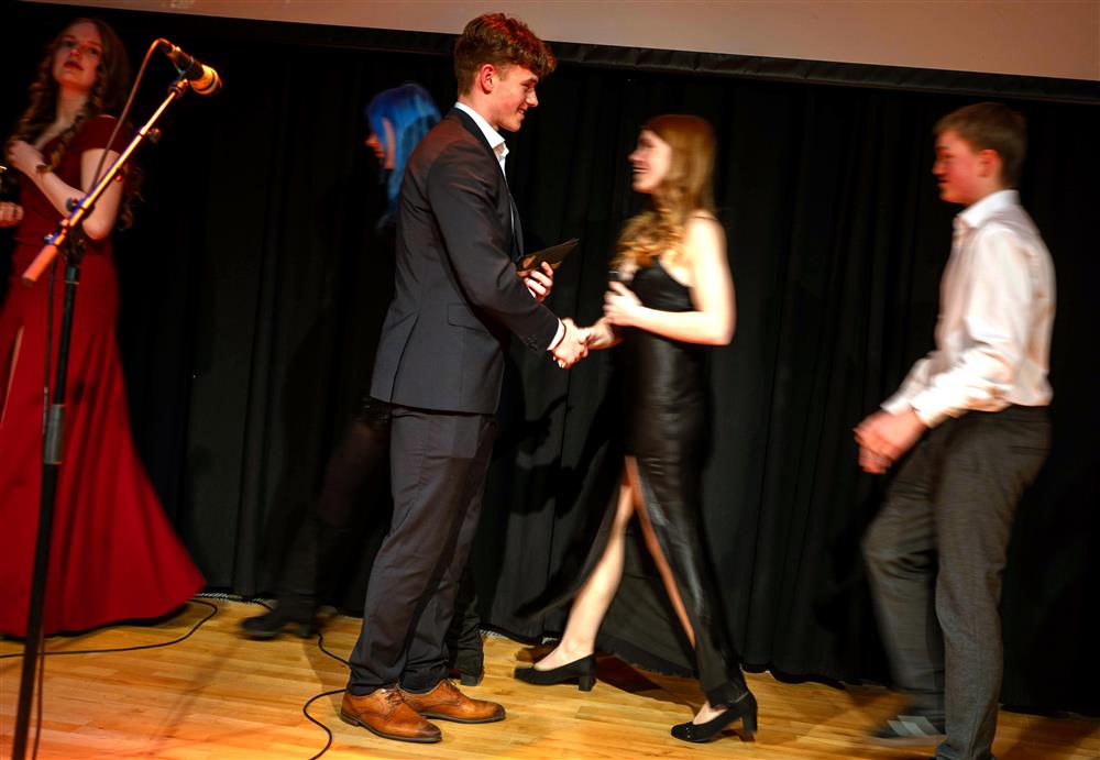 folk scene sal - Klikk for stort bilde