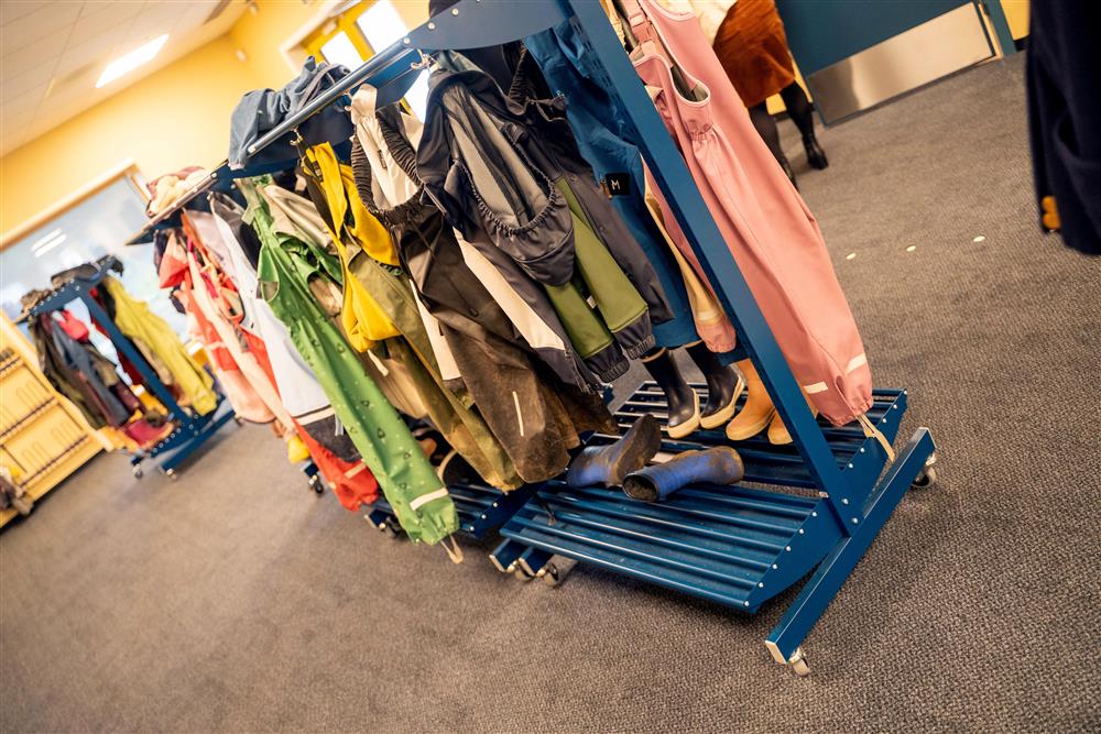 regntøy garderobe - Klikk for stort bilde