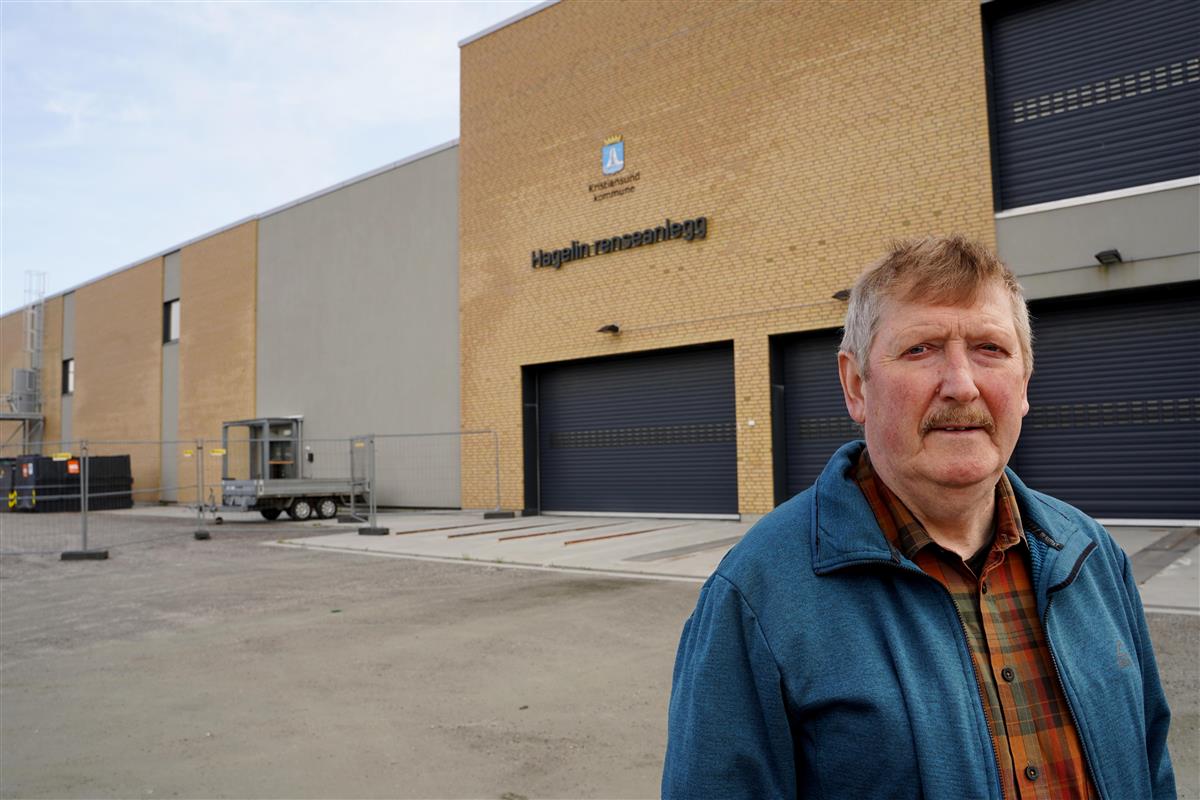 Byingeniør Eivind Raanes slutter etter nesten 34 år i Kristiansund kommune, alle disse årene har han jobbet innenfor  de kommunaltekniske oppgaver. - Klikk for stort bilde